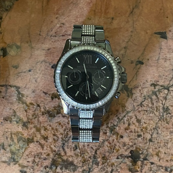 Michael Kors Crystal Pav’e Watch - Picture 12 of 12